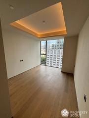 2-BR Condo at Tonson One Residence near BTS Chit Lom