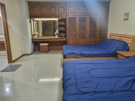 Discover this spacious 2BR, 2 Bath condo in the heart of Nimmanhaemin, Chiang Mai. Ideal for sale or rent, fully furnished, and close to One Nimman and CMU.