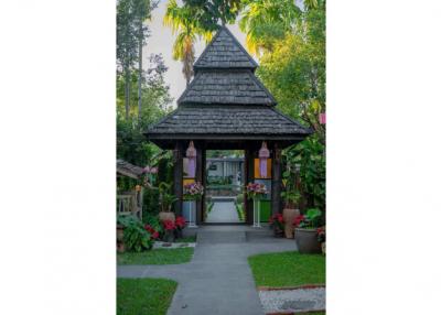 Invest in this thriving resort business in Chiang Mai with 2 Rai of land and 12 rooms. Don