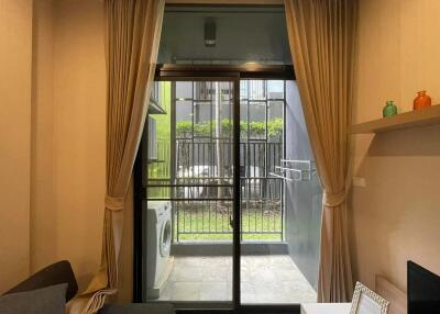 Real Estate Chiangmai  Stylish Condo: 1BR, Near CMU, Sale & Rent.