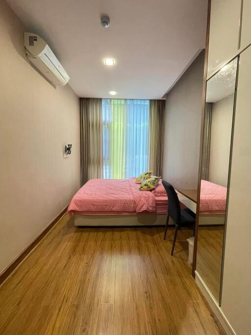 "Discover your dream Condo in ChiangMai! Cozy fully furnished 1-bed condo with great amenities and nearby attractions. Don