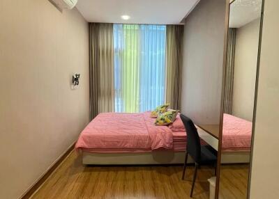 Real Estate Chiangmai  Stylish Condo: 1BR, Near CMU, Sale & Rent.