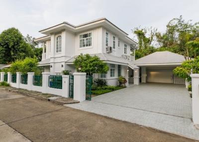 Discover an affordable house for sale in Chiang Mai – a 5-bed pool villa, modern amenities, and an ideal location. Don
