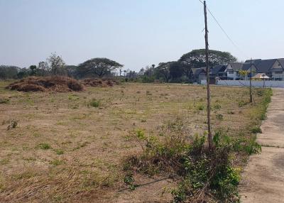 Imagine finding your dream plot of land in Baan Tawai village, Hang Dong District - ideal for you to build a home or business.