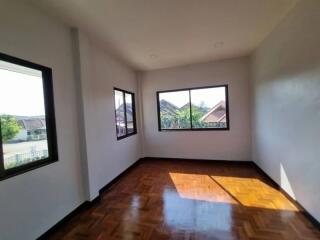 Spacious 4-Bed Dream Home in San Kamphaeng  Price Reduced.