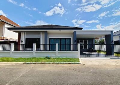 Spacious modern single-story house for sale Chiang Mai, in peaceful San Pu Loei, Doi Saket. 3 bedrooms, 2 bathrooms, kitchen, 2 parking spaces. 2.59MB