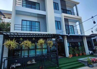 Chiang Mai 3-Storey Building for Sale  4 BR, 6 BA, Prime Location