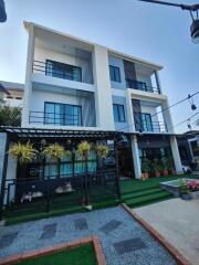 Chiang Mai 3-Storey Building for Sale  4 BR, 6 BA, Prime Location