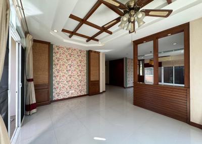 Fully renovated 4-bed, 5-bath house with 2 kitchens in Chiang Mai