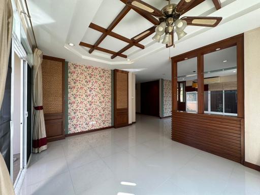 Fully renovated 4-bed, 5-bath house with 2 kitchens in Chiang Mai