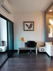 For sale beautiful 1 bed & 1 bath condo in a central location in the heart of Chiang Mai, Thailand. Suitable investment property.