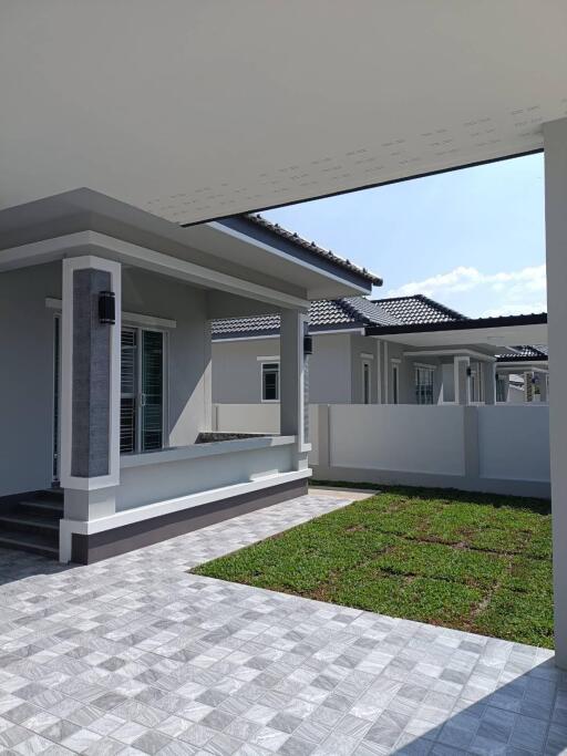 New construction House for sale, Single storey. Sansai, Chiang Mai, suitable for living and investment. Able to negotiate price.