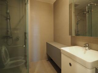 🔥HOT UNIT NEW IN!!!🔥2 Bed/2 Bath Condo, BTS Ploenchit