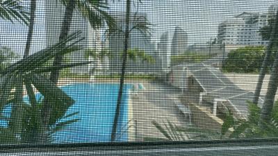 Condo Sukhumvit 21 Pool View