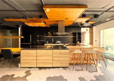 Modern Loft-Style Living in Prime Thonglor: 3+1 Bedroom Corner Unit. - 920071058-274