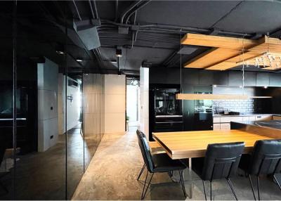 Modern Loft-Style Living in Prime Thonglor: 3+1 Bedroom Corner Unit. - 920071058-274
