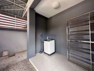 4 Bedrooms House East Pattaya H010501