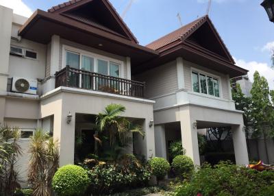 Single House in compound at Sukhumvit soi 36