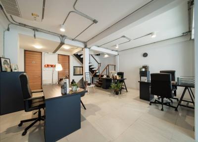 Townhouse in compound at Sukhumvit soi 63 (Ekkamai soi 22)