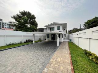 Single House at Phaholyothin soi 9 (Ari Area)