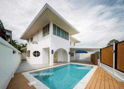 Single house for sale in Pattaya, 2 story house, newly renovated. Soi Na Jomtien 38