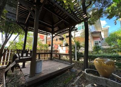 Single house for sale in Sriracha Maneerin Place Village 1, fully decorated.