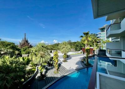 Condo for sale in Pattaya, The Sanctuary, seaside condo, next to Pattaya beach.