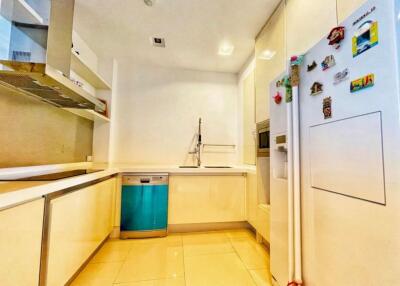 Condo for sale in Pattaya, The Sanctuary, seaside condo, next to Pattaya beach.