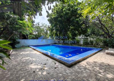For Rent Single House with private pool at Ekkamai 4 Beds plus