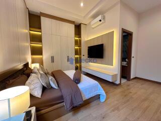 4 Bedrooms House in Bibury East Pattaya H011248