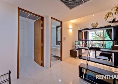 2 Bedroom Condo in Wongamat with a Private Beach Access for Sale!