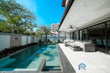 Pool Villa in the Heart of Pattaya City, just a few minutes drive away to the Central Festival & Beach! 18 Plots out of 26 still Available Only!