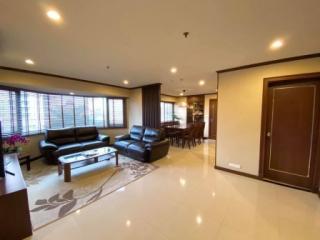 Baan Suanpetch 3 bedroom condo for sale