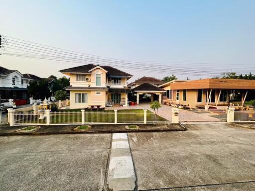 House for Sale in San Kamphaeng , San Kamphaeng.