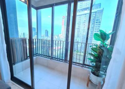 Condo for Rent at Ideo Q Ratchathewi