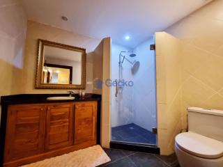 2 Bedrooms Condo in Executive Residence 4 Pratumnak C010496