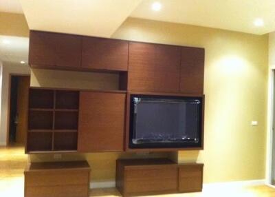 Condo for Rent at Millennium Residence