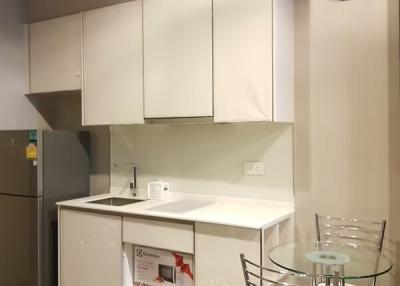 Condo for Rent at C Ekkamai