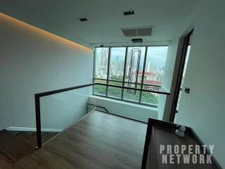 Condo for Sale at The Room Sukhumvit 21