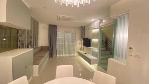 House for Rent in Mueang Samut Prakan.