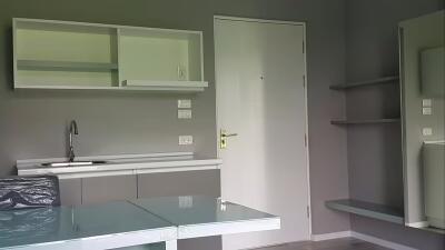 1 Bedroom Condo