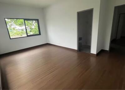 House for Sale in Bang Phli.