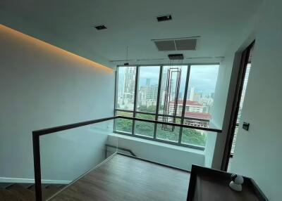 Condo for Sale at The Room Sukhumvit 21