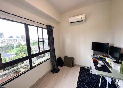 3 Bed Condo For Rent in Sathorn