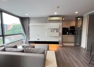 Condo for Rent at The Room Sukhumvit 40