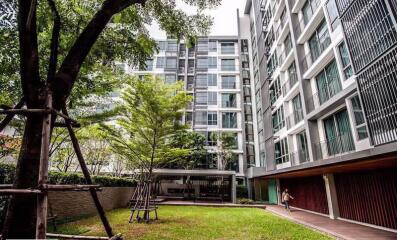 Condo for Rent at The Room Sukhumvit 40