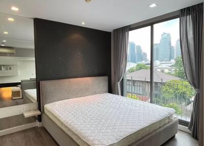 Condo for Rent at The Room Sukhumvit 40