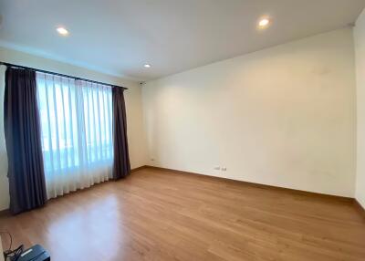 Townhouse for Rent at Patio Pattanakarn 38