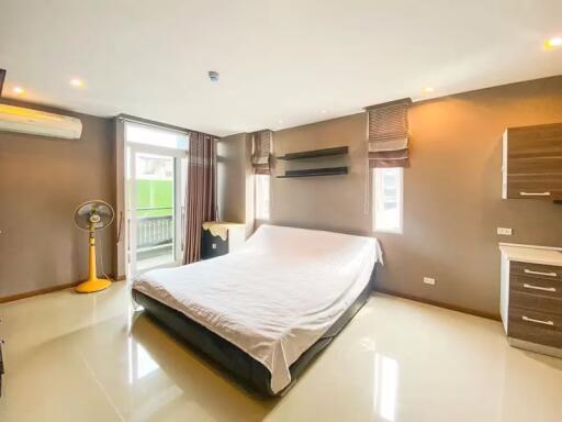 Studio for Sale/Rent in Si Phum, Mueang Chiang Mai