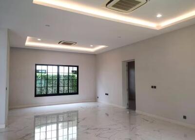 House for Sale in Suan Luang.